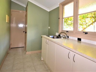 12 Lakeside Avenue, Mount Beauty