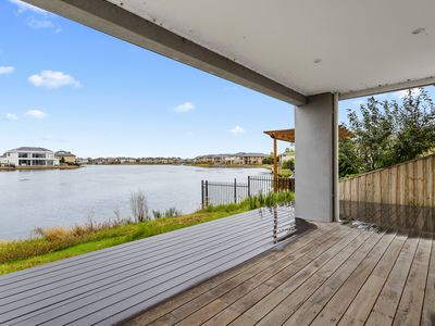 205 Sanctuary Lakes South Boulevard, Point Cook