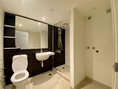 1020 / 572 St Kilda Road, Melbourne