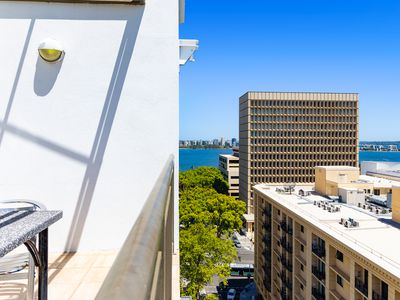 1002 / 12 Victoria Avenue, Perth