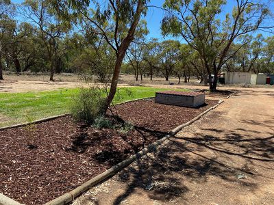 65 Swan Hill Road, Moulamein