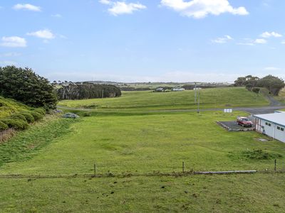 100 Grassy Road, Currie