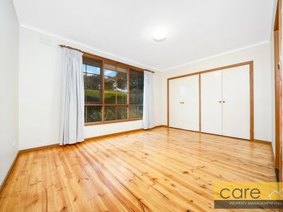 33 Monkhouse Drive, Endeavour Hills