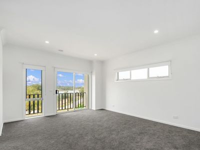 20 Lenigas Crescent, Manor Lakes