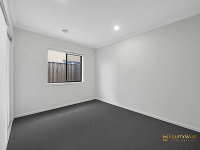 47 Surround Drive, Mambourin