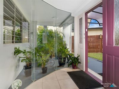 9 Turquoise Close, Bayview Heights