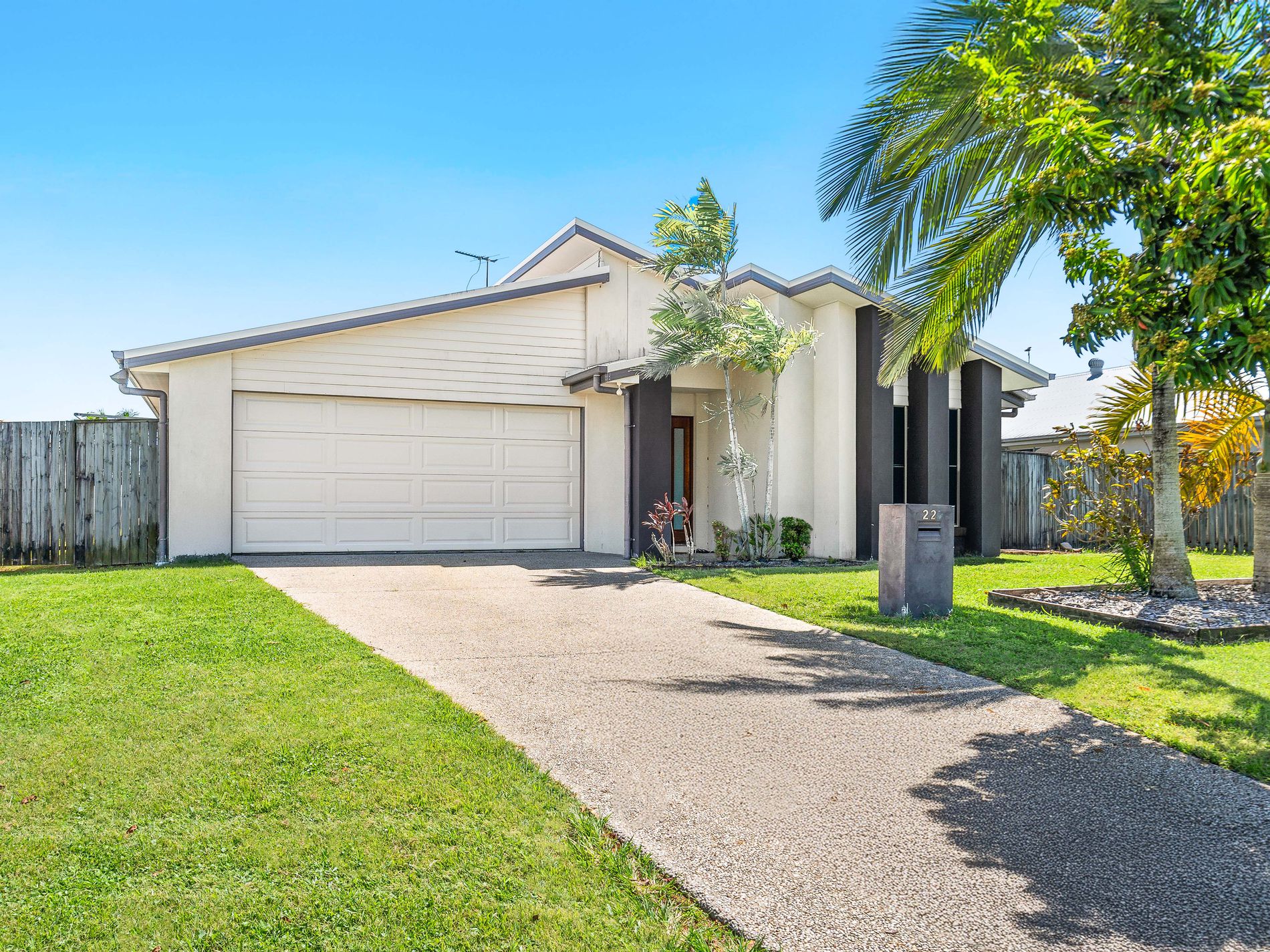 22 Galleon Circuit, Bucasia