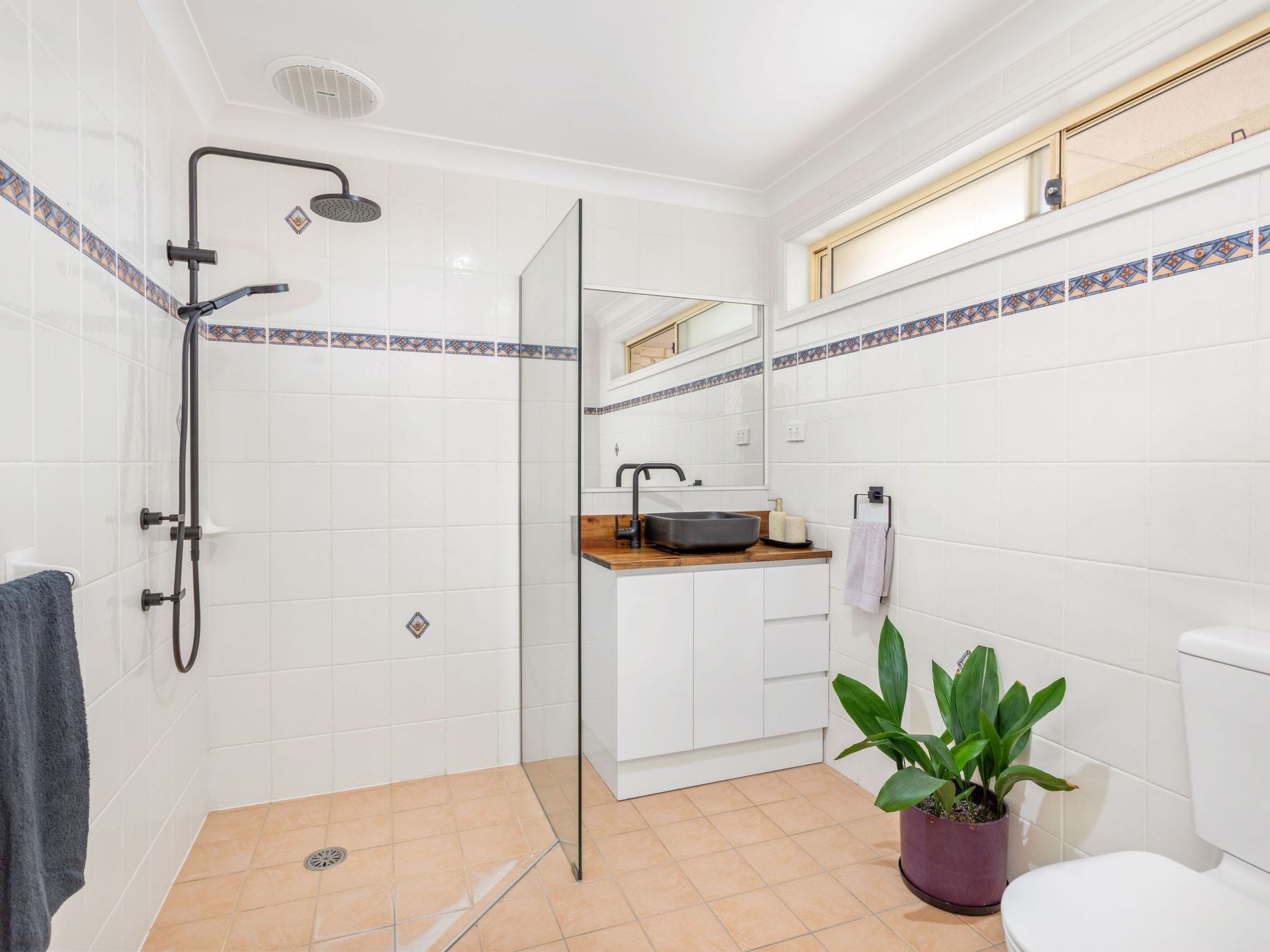 2 / 1 Caryota Place, Forster