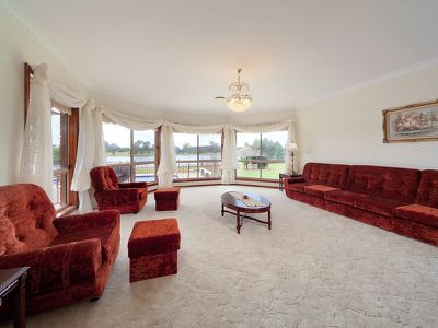 12 Willow Way, Table Top