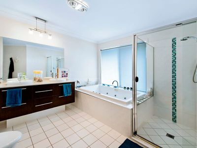 10 Southaven Drive, Helensvale
