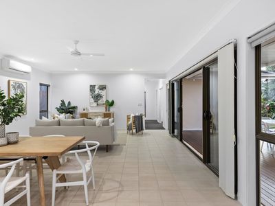 15 Hawksbury Crescent, Wakerley