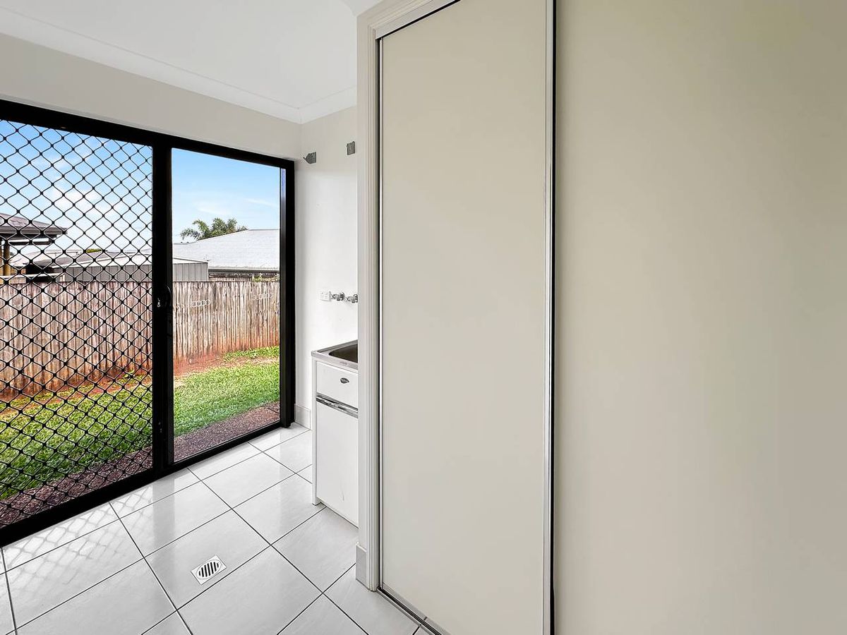 11 Rosenberg St, Atherton