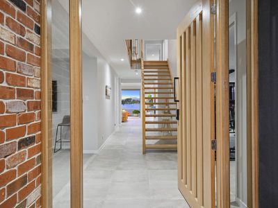 90 Bamboo Avenue, Benowa