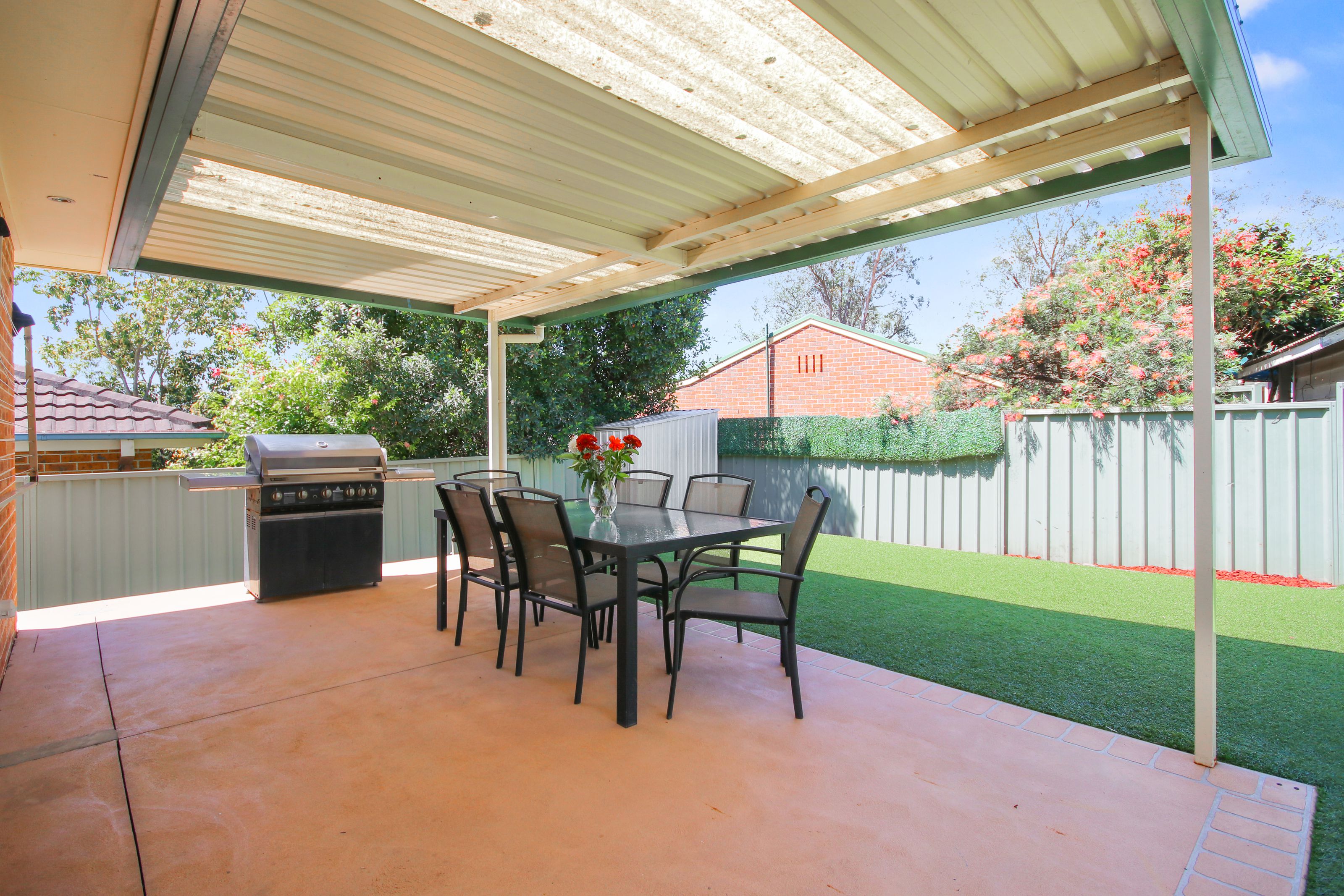 6 The Avenue, GLENMORE PARK