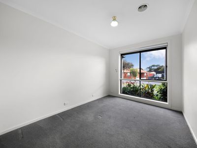 2 Saddington Avenue, Hoppers Crossing
