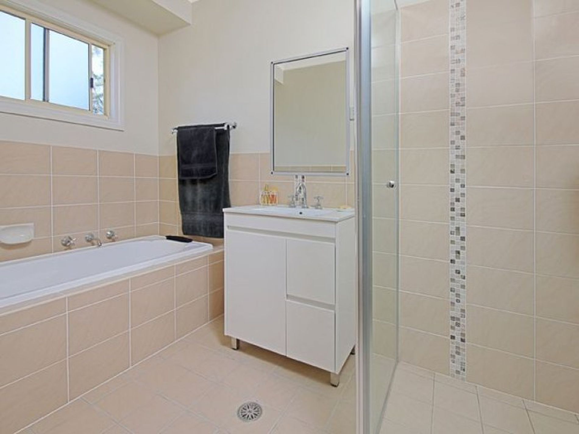 21 Ross Avenue, Narrawallee