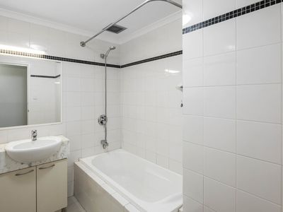 39 / 122 Mounts Bay Road, Perth