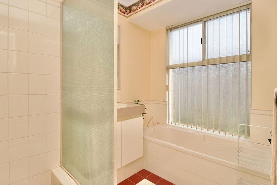 77 Triton Avenue , Waikiki