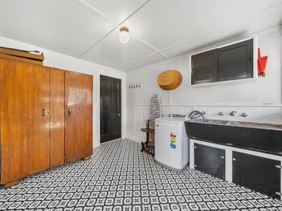 10 Young Street, Bonnie Doon