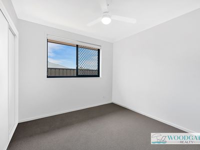 2 / 15 Oystercatcher St, Woodgate