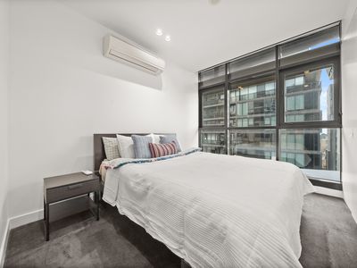 1606 / 12 Claremont Street, South Yarra