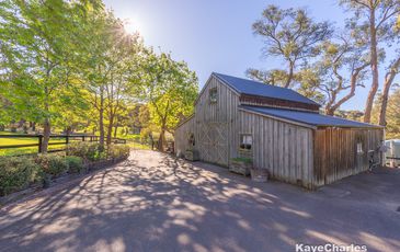 2 Thomson Road, Beaconsfield Upper