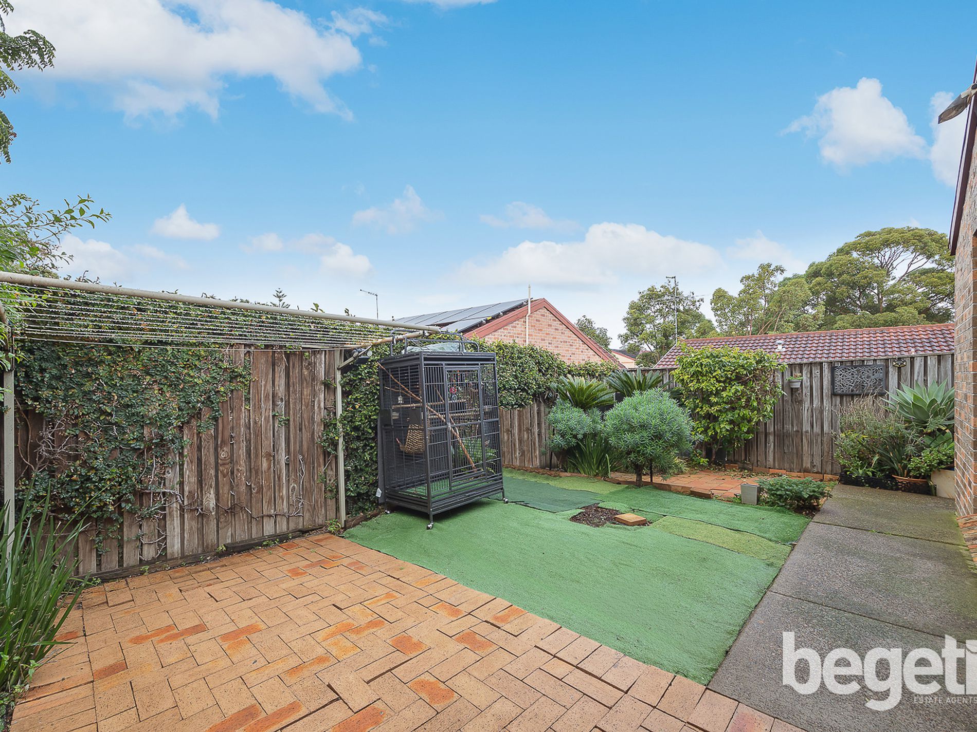 8 Tristania Grove, Greenacre