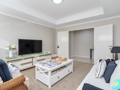 9 Topmast Brace, Alkimos