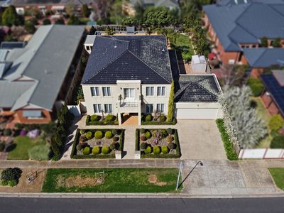 17 Willowtree Drive, Werribee