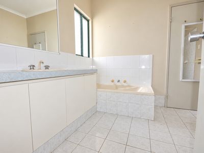 8 Paroo Close, South Hedland