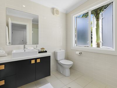 22 Lakeside Drive, Peregian Springs