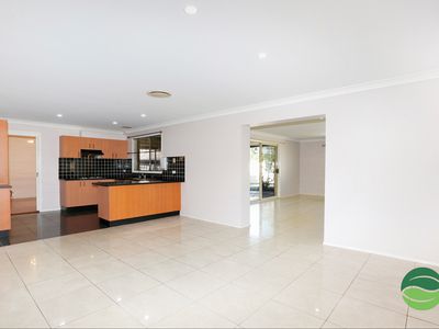 23 Gillian Crescent, Hassall Grove