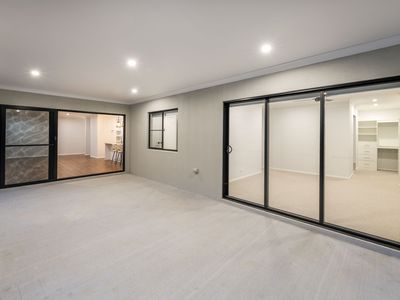 27 Admiralty Drive, Safety Beach