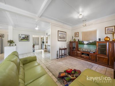 36 Purves Street, Mysterton