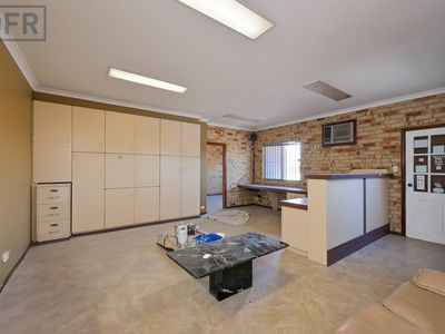 25 Dooley Street, Naval Base