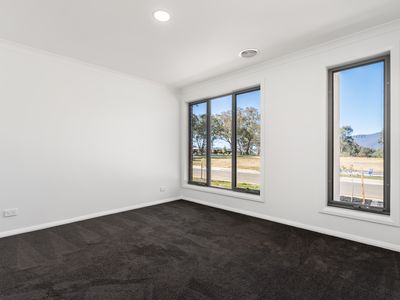 23 BOTH STREET, Leneva