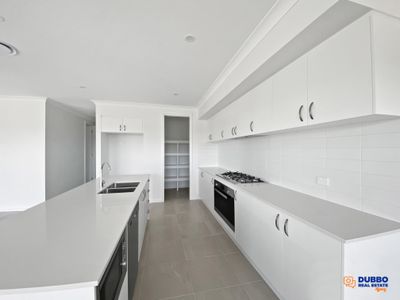 19 Magenta Circuit, Dubbo