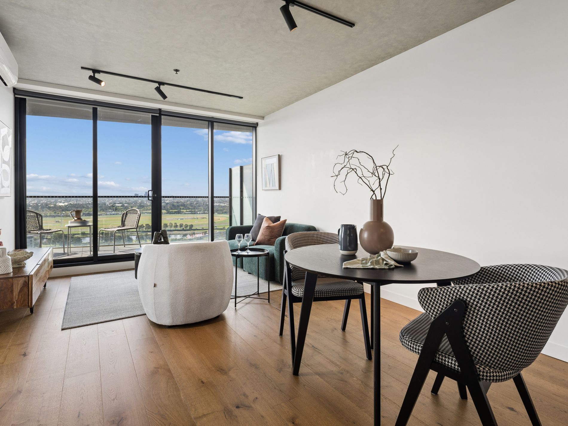 1802 / 6 Joseph Road, Footscray