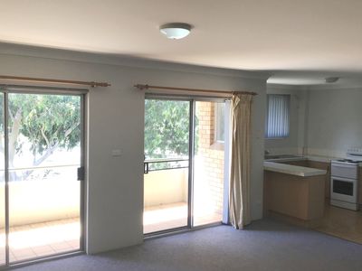 12 / 6 Blackbutt Way, Barrack Heights