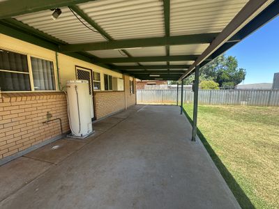 8 Beddoes Avenue, Dubbo