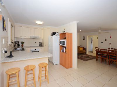 34 TOPAZ CIRCUIT, Urangan