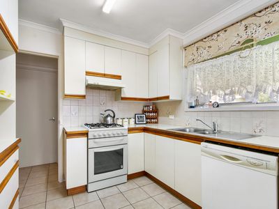 6 Indra Court, Sale