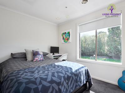 25 Haslewood Street, Point Cook