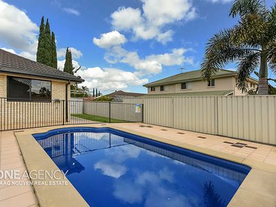 13 The Crescent, Underwood