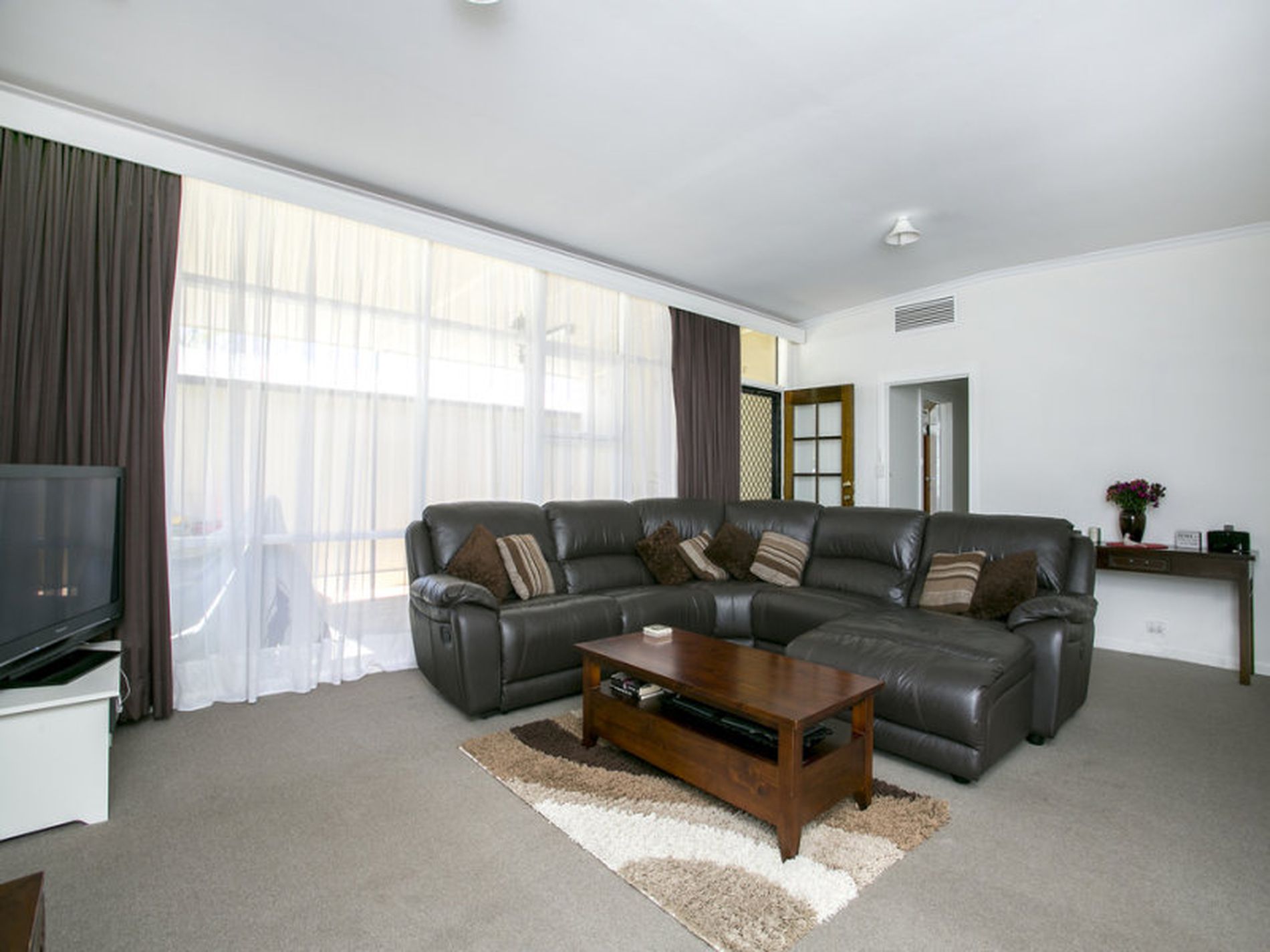 6 Churchill Drive, Modbury North