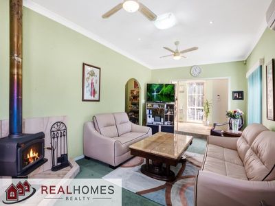 30-32 Loftus Street, Regentville