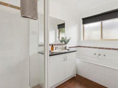 2 Little Acre Cl, Langwarrin