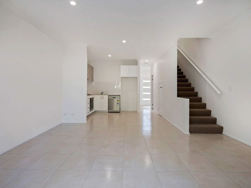 32 / 460 Pine Ridge Road, Coombabah