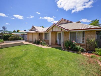 42 Azamor Drive, Boulder