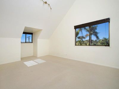 10 Salamander Place, Rochedale South